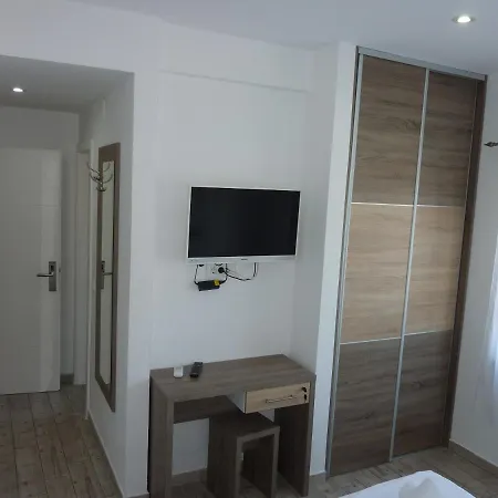 Pensionat With Parking Lulic *