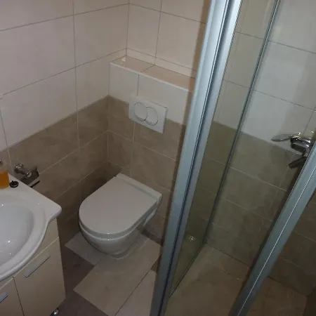 With Parking Lulic Pensionat Zadar